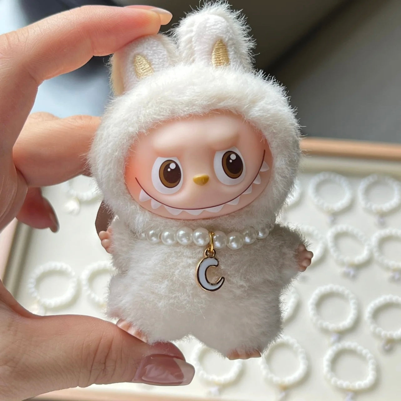 THE MONSTERS  Generation 4 Alphabet Pearl Necklace