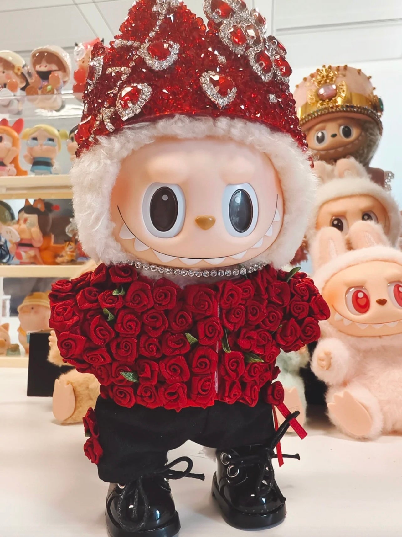 Labubu GD same limited edition rose crown doll clothes