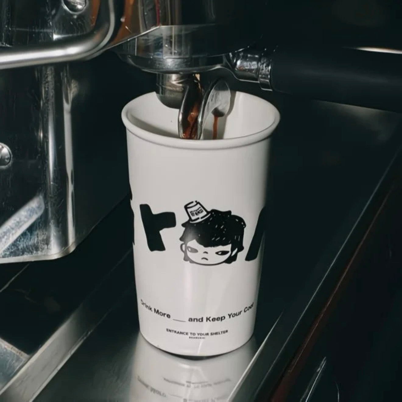 Hirono Convenience Store Roaming Series - Paper Cup Ceramic Mug (White)